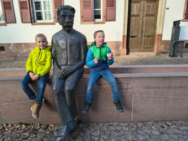 Die Jungs mit Albert Schweitzer